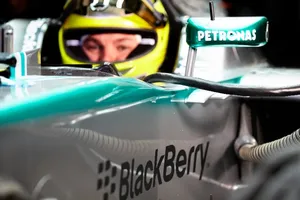 La extraña presentación del nuevo Mercedes AMG W04