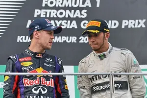 Hamilton asegura que no hay favoritismos en Mercedes