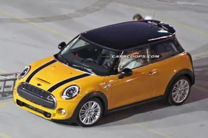 Pillan al MINI Cooper S 2014 sin nada de camuflaje