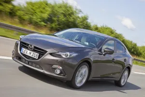 Mazda 3 Sedan 2014, cuatro puertas sin renunciar al estilo deportivo