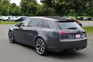 Opel Insignia OPC Sports Tourer, cazado sin apenas camuflaje