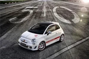 Abarth 595 50 Aniversario, celebrando los cincuenta años por todo lo alto