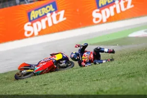 Marc Márquez lidera el viernes en Misano