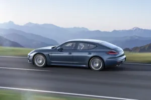 Porsche Panamera Diesel 2014, ahora con 300 CV y mejores prestaciones