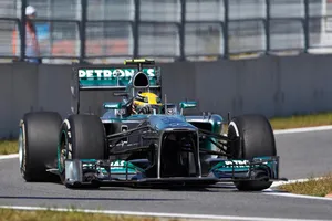 Hamilton toma el relevo de Vettel en los libres en Yeongam