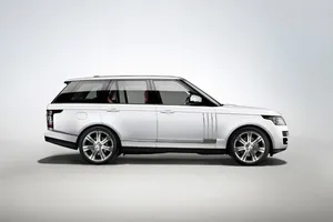 Range Rover L 2014, con batalla alargada y más espacio interior