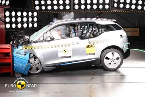 BMW i3, cuatro estrellas en los test EuroNCAP