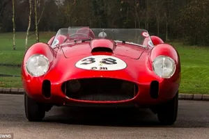 Se subasta un Ferrari 250 Testa Rossa por valor de 28 millones de Euros