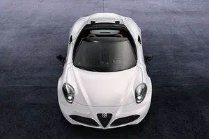 Alfa Romeo 4C Coupe optará por un segundo diseño de faros