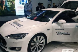 Telefónica y Tesla se unen para conectar los coches a Internet