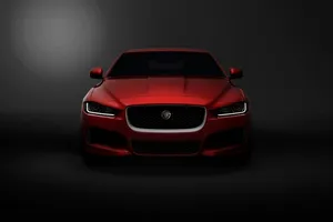 El Jaguar XE llegará en 2015 y el F-Type recibirá un V6
