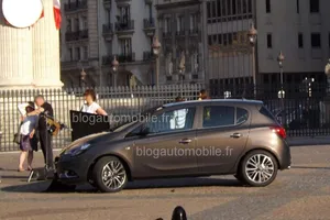 El Opel Corsa 2015 al descubierto durante una sesión de fotos en París