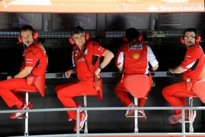 Ferrari se reunió en torno a los jefes para aclarar su proyecto