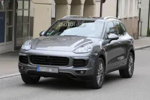 Porsche sigue en fase de pruebas con el restyling del Cayenne