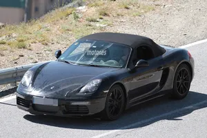 El Porsche Boxster 2015 descubierto en fase de pruebas con nuevo frontal