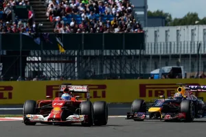Alonso y Vettel, la rivalidad de dos colosos por el quinto puesto