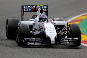 Bottas marca el mejor tiempo en los terceros libres