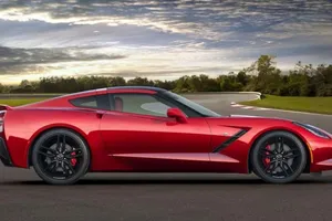 Chevrolet Corvette 2015, más rápido con el cambio automático de 8 velocidades