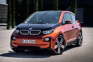 El BMW i3 consigue aparcar él solo sin necesidad de conductor