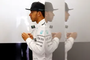 Hamilton y Mercedes no negociarán hasta que se resuelva el Mundial