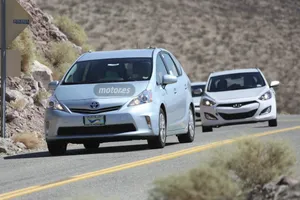 Hyundai trabaja en modelos híbridos para batir al Prius
