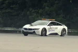 El BMW i8 también sabe hacer drift