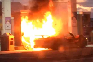 Un Porsche 918 Spyder sale ardiendo en una gasolinera de Canadá (vídeo)