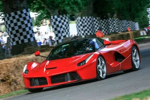 Así acelera un Ferrari LaFerrari de 0 a 200 Km/h