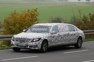 El Mercedes S600 Pullman inicia su fase de pruebas en formato XXL