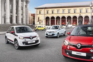 Francia - Septiembre 2014: El Renault Twingo coge ritmo 