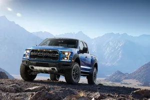 Ford F-150 Raptor 2016, vuelve el pick-up "off-road" de altas prestaciones