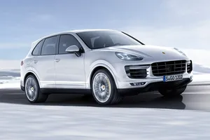 Porsche Cayenne Turbo S 2015, porque hay vida más allá del Turbo