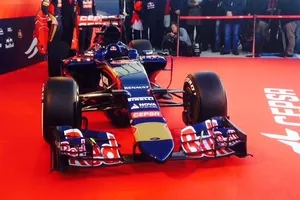 El nuevo Toro Rosso F1 2015, el STR10, presentado hoy en Jerez