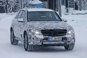 Mercedes GLC híbrido enchufable avistado en pruebas