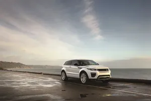 Range Rover Evoque 2015, al estilo se le une la eficiencia