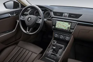 Skoda Superb 2015, así es su nuevo interior