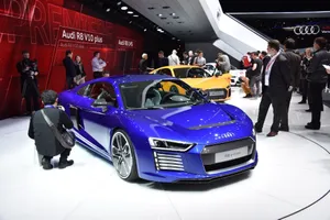 Audi R8 e-tron 2015, con 450km de autonomía eléctrica 