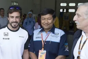 Alonso supera el reconocimiento médico de la FIA y correrá en Malasia