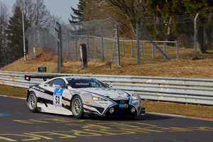 Los Lexus LFA y Lexus RC de Gazoo Racing se ponen a punto para las 24 Horas de Nürburgring 2015