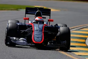 McLaren consigue terminar en Australia