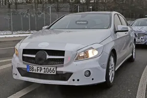 El facelift del Mercedes Clase A muestra su interior por primera vez