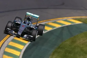 Rosberg mantiene el control en la FP2