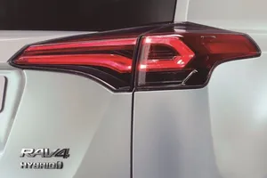 Toyota RAV4 Hybrid, nuevo híbrido en el Salón de Nueva York 2015