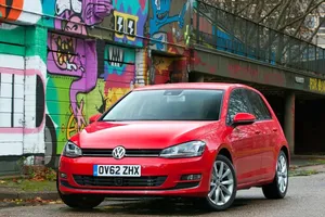 Reino Unido - Febrero 2015: El Volkswagen Golf dobla sus ventas