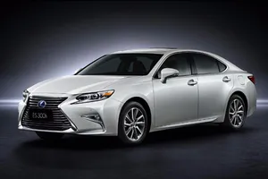 Lexus ES 2016, estrenando renovación con China y EE.UU. en el punto de mira