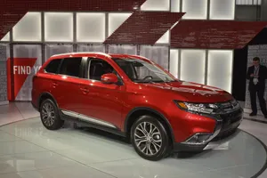 Mitsubishi Outlander 2016, 'restyling' con nuevo diseño y más tecnología