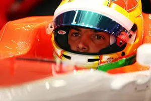 Roberto Merhi, último y sancionado en China