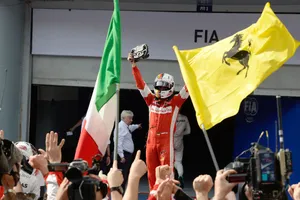 Vettel quiere más banderas en Maranello