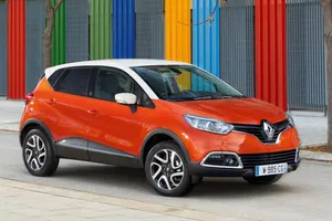 Francia - Marzo 2015: Renault mete cinco modelos en el Top 10