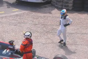 Alonso, tras su abandono en Mónaco: "Mejor ahora que el año que viene"